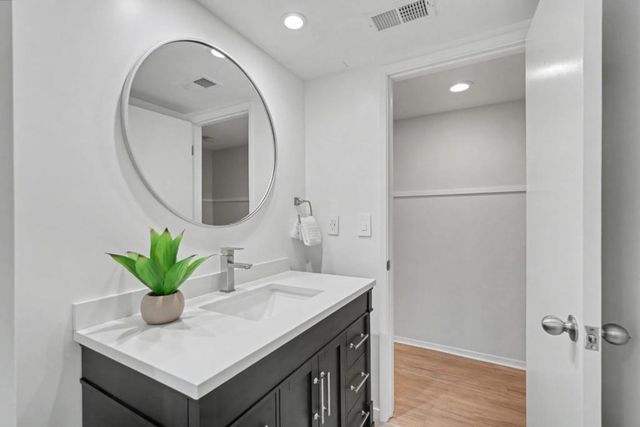 1035 Rockrose Avenue, Sunnyvale, CA 94086