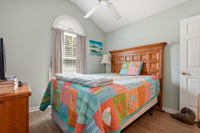 4550 Fringetree Dr., Murrells Inlet, SC 29576