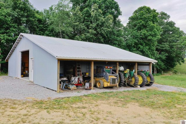 976 Buggs Branch Rd, Marion, KY 42064