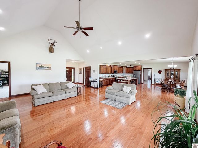 976 Buggs Branch Rd, Marion, KY 42064