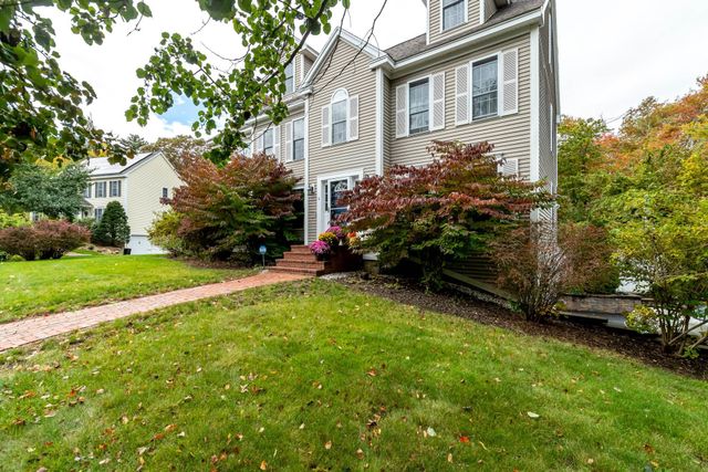 6 Quaker Lane, Seabrook, NH 03874