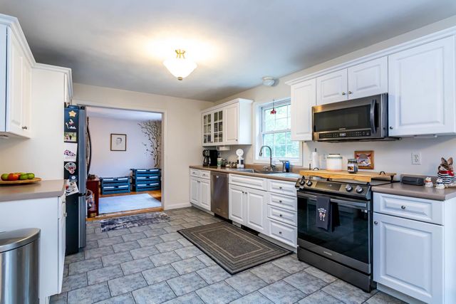 6 Quaker Lane, Seabrook, NH 03874