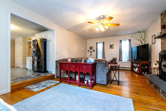6 Quaker Lane, Seabrook, NH 03874