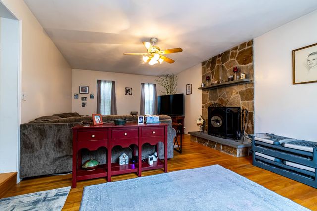 6 Quaker Lane, Seabrook, NH 03874