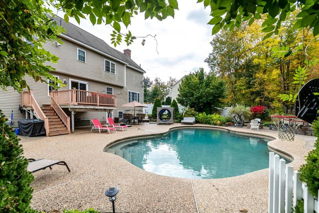6 Quaker Lane, Seabrook, NH 03874