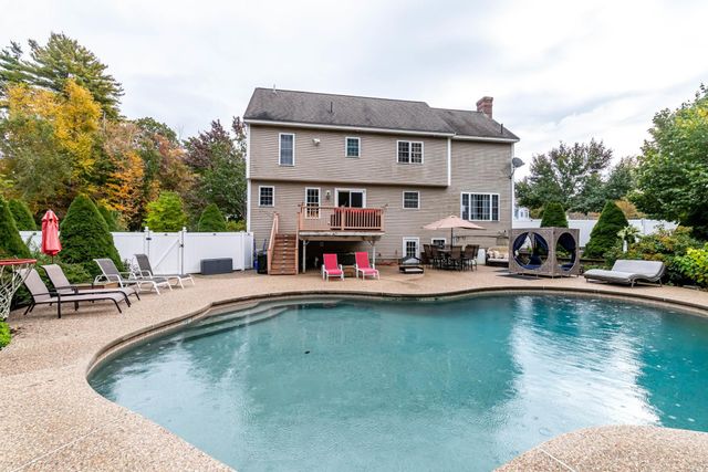 6 Quaker Lane, Seabrook, NH 03874