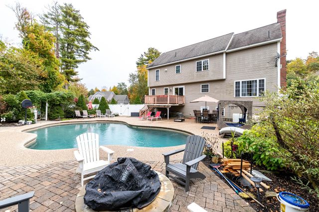 6 Quaker Lane, Seabrook, NH 03874