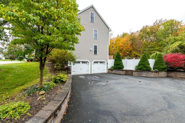 6 Quaker Lane, Seabrook, NH 03874