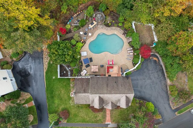 6 Quaker Lane, Seabrook, NH 03874
