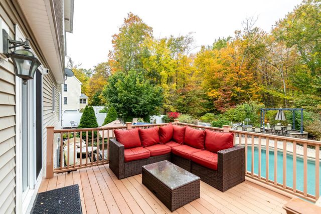 6 Quaker Lane, Seabrook, NH 03874