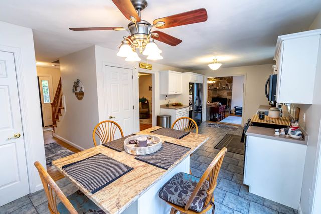 6 Quaker Lane, Seabrook, NH 03874