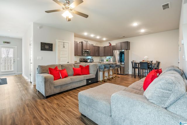 172 THE HEIGHTS DRIVE, Calera, AL 35040