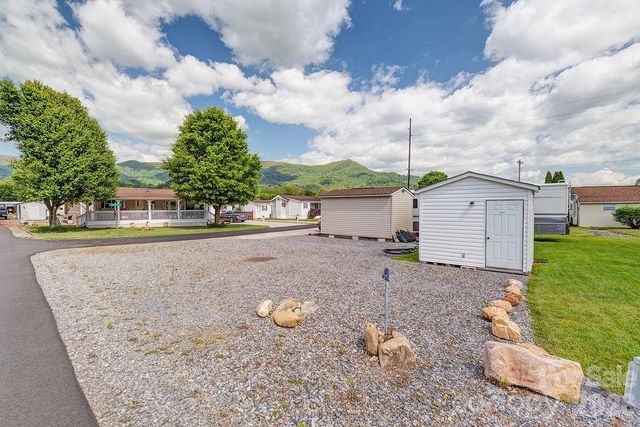 73 Polka Lane, Waynesville, NC 28785