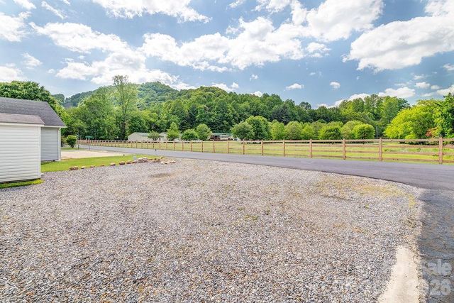 73 Polka Lane, Waynesville, NC 28785
