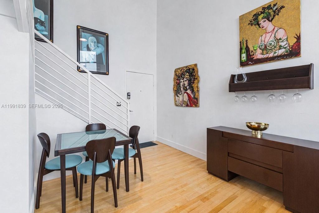 Image 10 of property listing at 7728 Collins Ave 16, Miami Beach, FL 33141