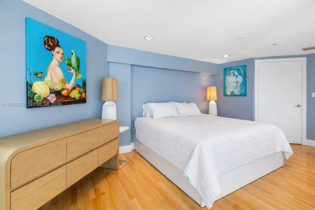 Image 13 of property listing at 7728 Collins Ave 16, Miami Beach, FL 33141