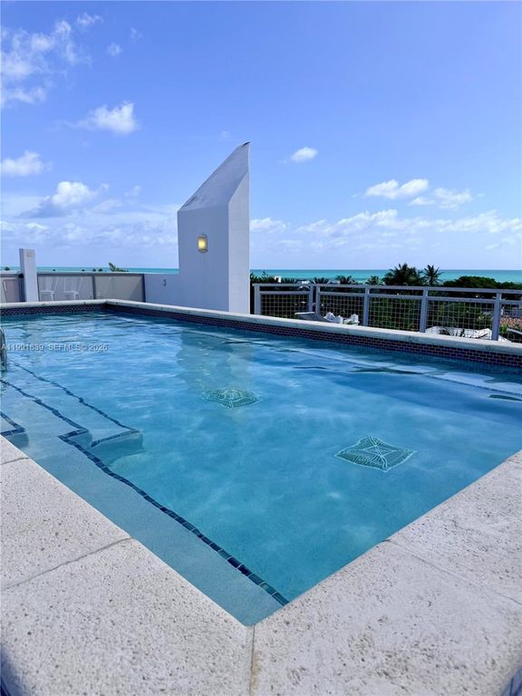 Image 22 of property listing at 7728 Collins Ave 16, Miami Beach, FL 33141