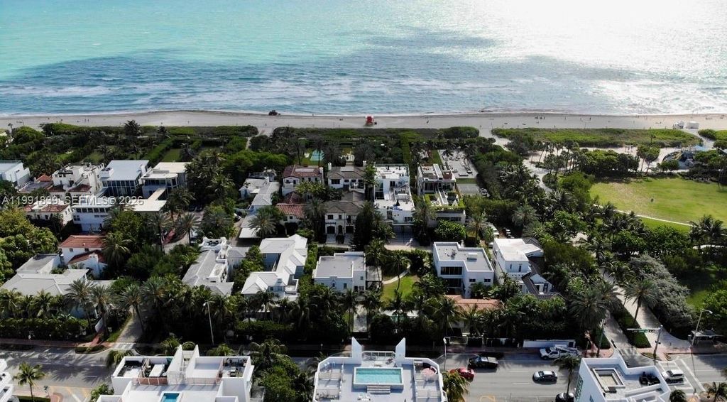 Image 27 of property listing at 7728 Collins Ave 16, Miami Beach, FL 33141