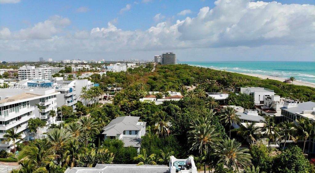 Image 31 of property listing at 7728 Collins Ave 16, Miami Beach, FL 33141