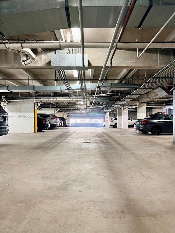 Image 38 of property listing at 7728 Collins Ave 16, Miami Beach, FL 33141