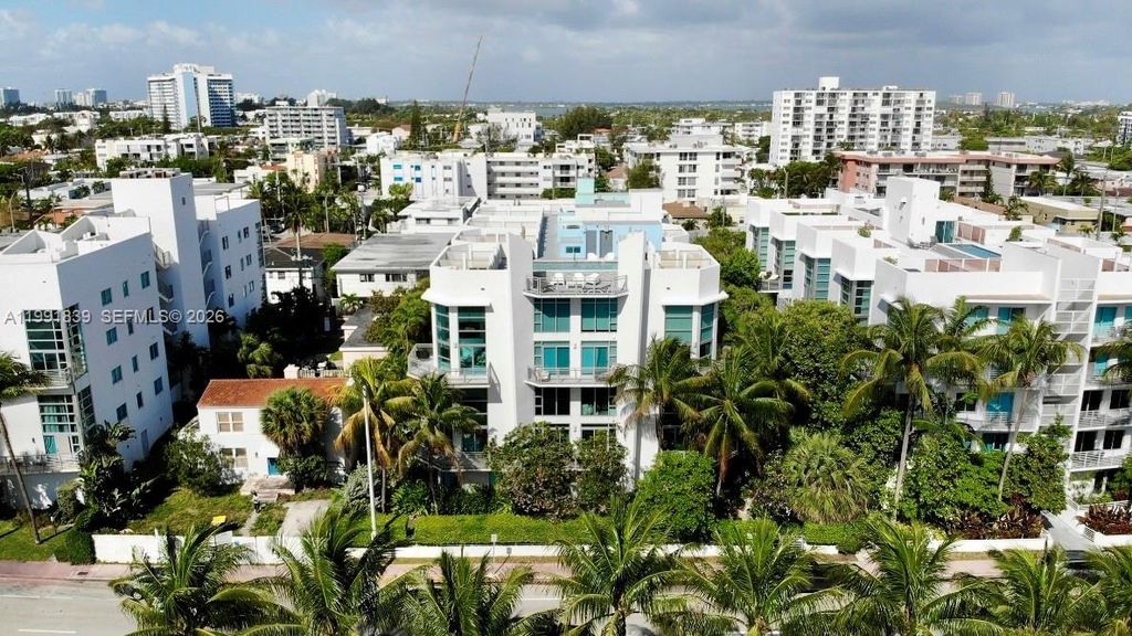 Image 39 of property listing at 7728 Collins Ave 16, Miami Beach, FL 33141