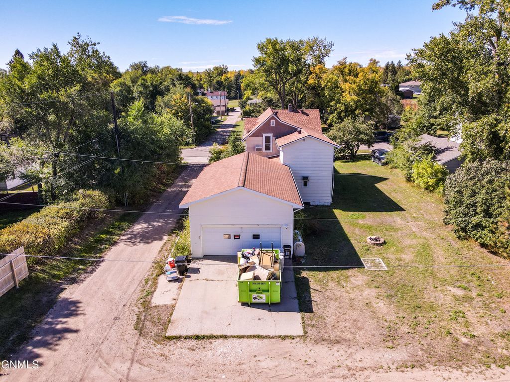 444 7th Avenue NW, Valley City, ND 58072 photo 5