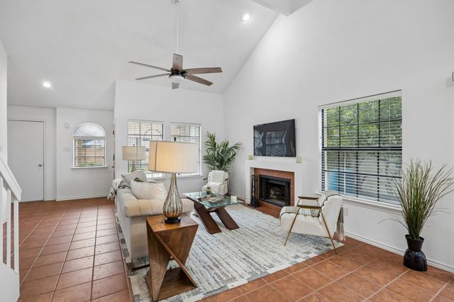 623 Rancho Circle, Irving, TX 75063