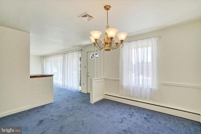 823 GLENDALE RD, York, PA 17403