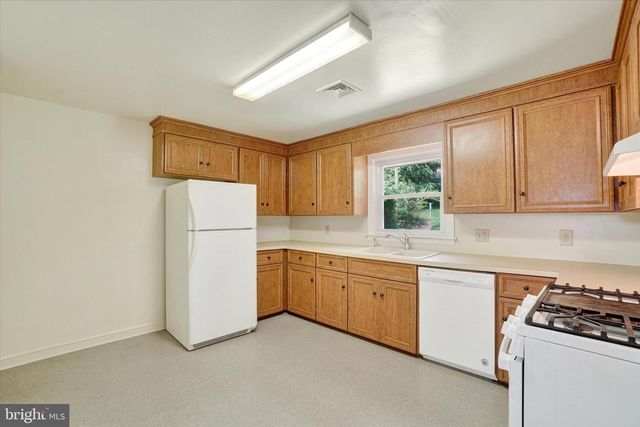 823 GLENDALE RD, York, PA 17403