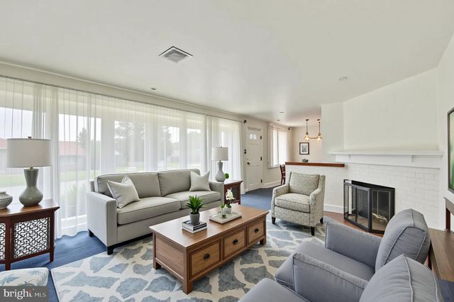 823 GLENDALE RD, York, PA 17403