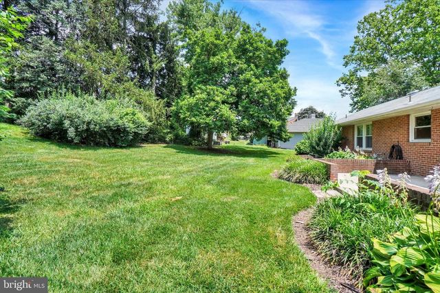 823 GLENDALE RD, York, PA 17403