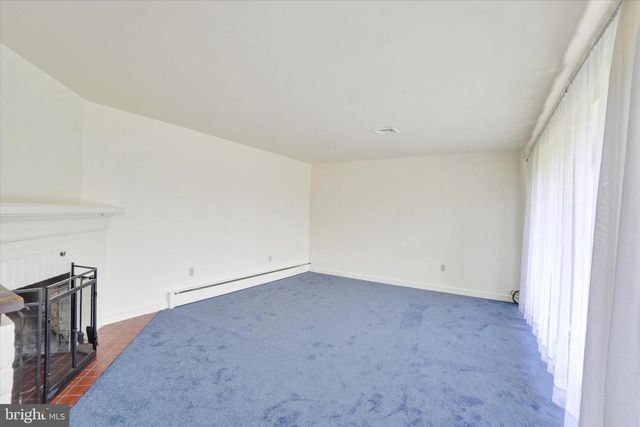 823 GLENDALE RD, York, PA 17403