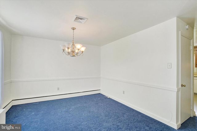 823 GLENDALE RD, York, PA 17403