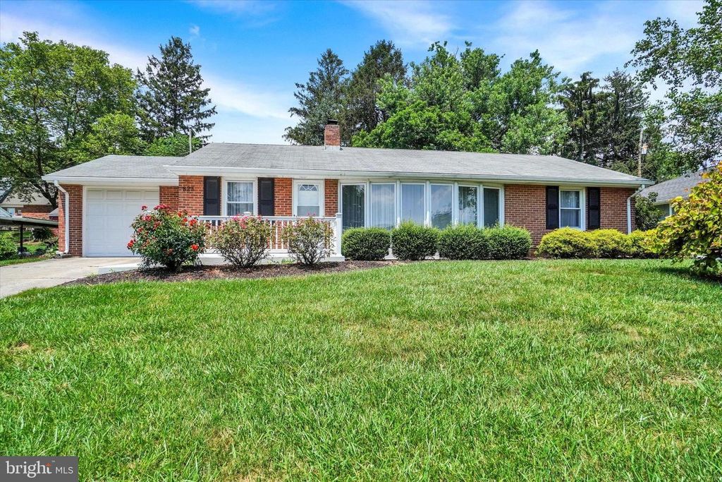 823 GLENDALE RD, York, PA 17403