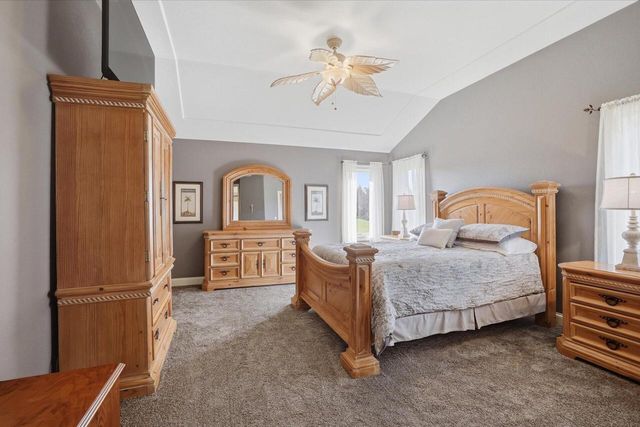 W334S7280 Milos WAY, Mukwonago, WI 53149