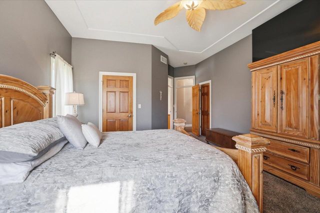 W334S7280 Milos WAY, Mukwonago, WI 53149
