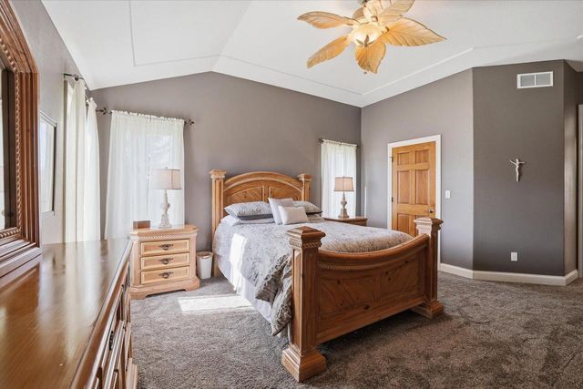 W334S7280 Milos WAY, Mukwonago, WI 53149