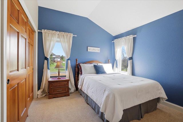W334S7280 Milos WAY, Mukwonago, WI 53149