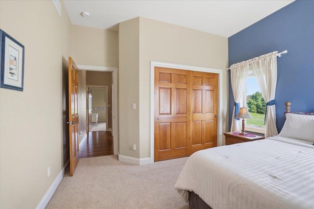 W334S7280 Milos WAY, Mukwonago, WI 53149