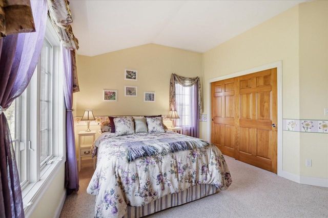 W334S7280 Milos WAY, Mukwonago, WI 53149