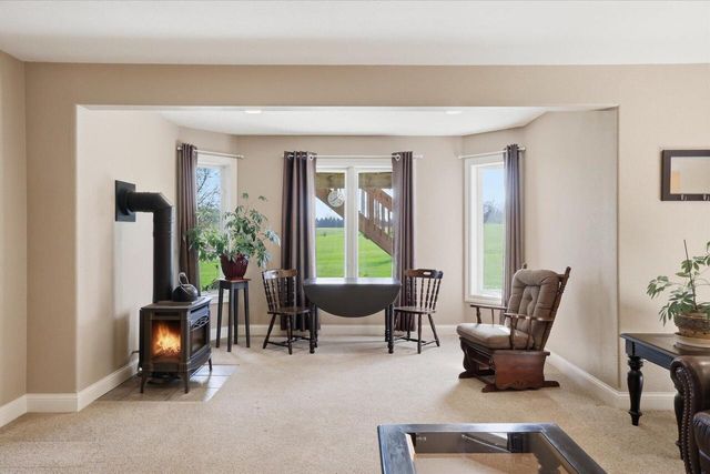 W334S7280 Milos WAY, Mukwonago, WI 53149