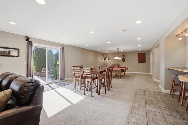 W334S7280 Milos WAY, Mukwonago, WI 53149