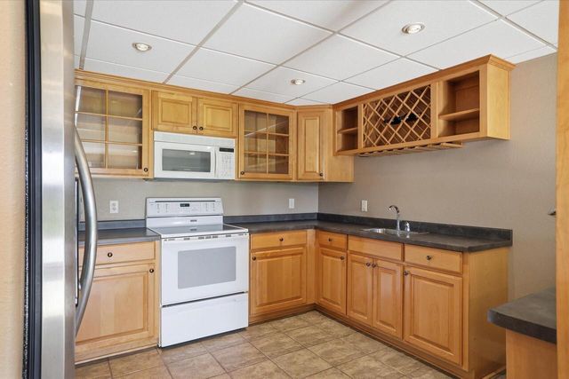 W334S7280 Milos WAY, Mukwonago, WI 53149