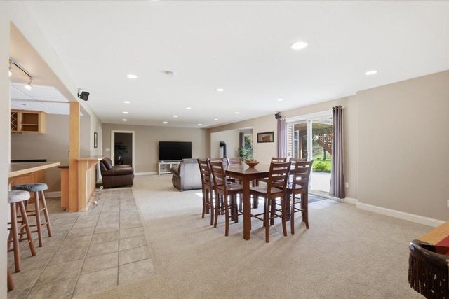 W334S7280 Milos WAY, Mukwonago, WI 53149