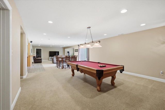 W334S7280 Milos WAY, Mukwonago, WI 53149