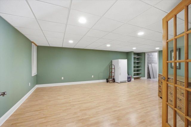 W334S7280 Milos WAY, Mukwonago, WI 53149