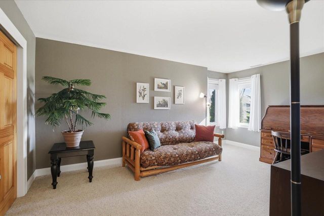 W334S7280 Milos WAY, Mukwonago, WI 53149