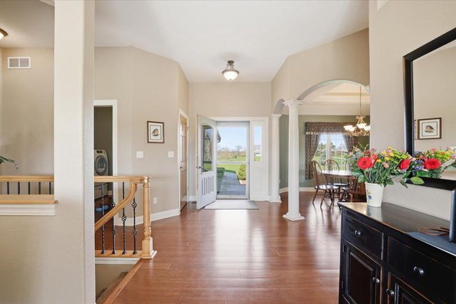 W334S7280 Milos WAY, Mukwonago, WI 53149