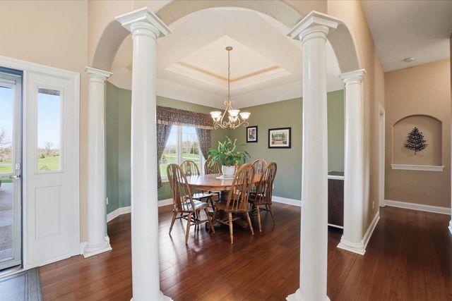 W334S7280 Milos WAY, Mukwonago, WI 53149