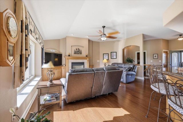 W334S7280 Milos WAY, Mukwonago, WI 53149